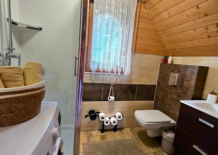 Goralska 2 Highland - Split Ac, Jacuzzi, Sauna, Private Parking, Mountains View, Garden, Domek alpejski Zakopane