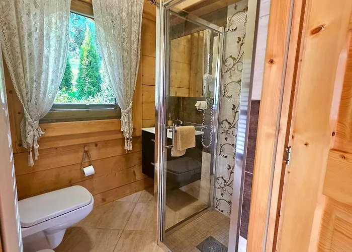 Goralska 2 Highland - Split Ac, Jacuzzi, Sauna, Private Parking, Mountains View, Garden, Domek alpejski *