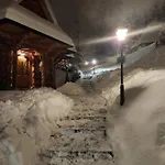 Goralska 2 Highland - Split Ac, Jacuzzi, Sauna, Private Parking, Mountains View, Garden, Chalet Zakopane