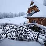 Goralska 2 Highland - Split Ac, Jacuzzi, Sauna, Private Parking, Mountains View, Garden, Chalet