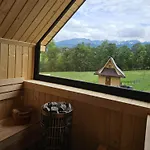 Góralska 2 Highland - Split Ac, Jacuzzi, Sauna, Private Parking, Mountains View, Garden, Chalet Zakopane