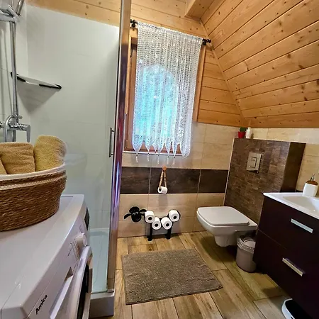 Goralska 2 Highland - Split Ac, Jacuzzi, Sauna, Private Parking, Mountains View, Garden, Alpehytte Zakopane