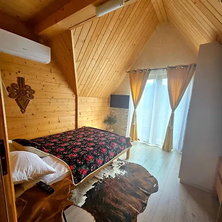 Goralska 2 Highland - Split Ac, Jacuzzi, Sauna, Private Parking, Mountains View, Garden, *