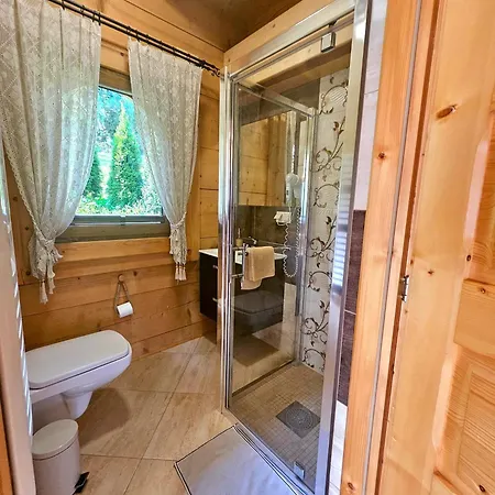 Goralska 2 Highland - Split Ac, Jacuzzi, Sauna, Private Parking, Mountains View, Garden, 木屋 *