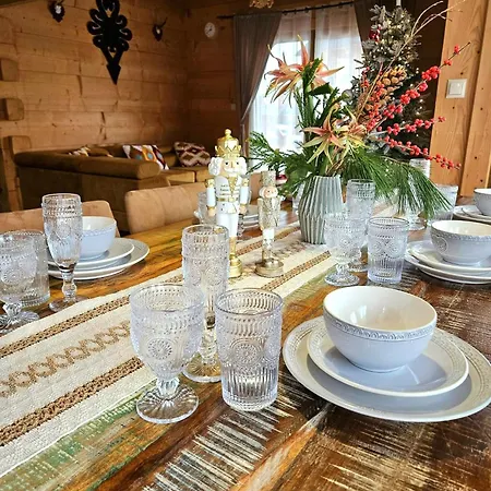 Goralska 2 Highland - Split Ac, Jacuzzi, Sauna, Private Parking, Mountains View, Garden, 샬레 *