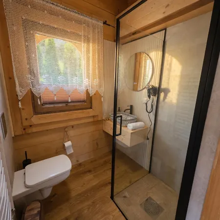 Goralska 2 Highland - Split Ac, Jacuzzi, Sauna, Private Parking, Mountains View, Garden, Zakopane