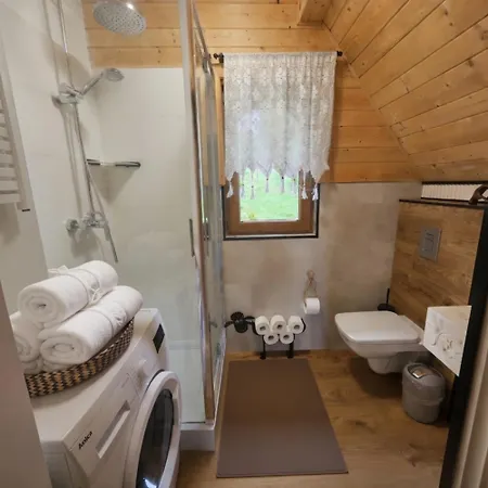 Goralska 2 Highland - Split Ac, Jacuzzi, Sauna, Private Parking, Mountains View, Garden, Domek alpejski Zakopane